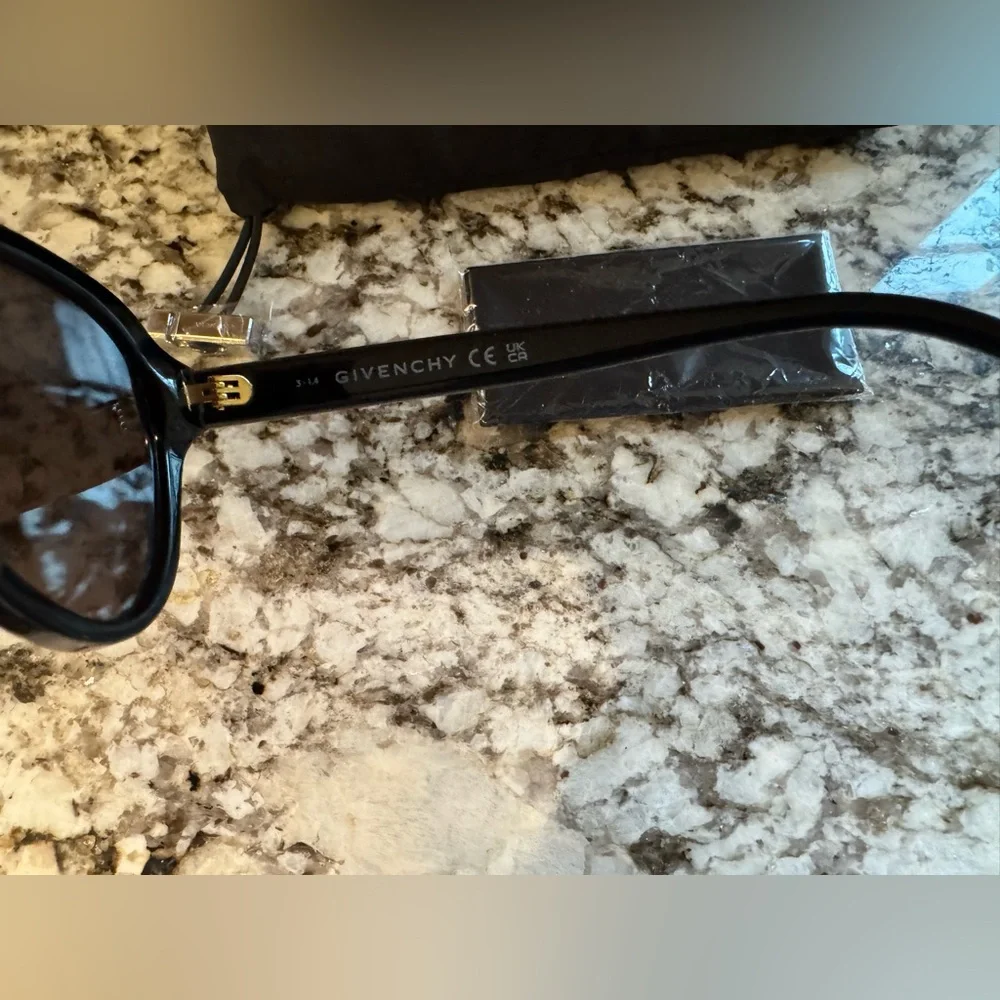 Givenchy GV Day Pilot Sunglasses